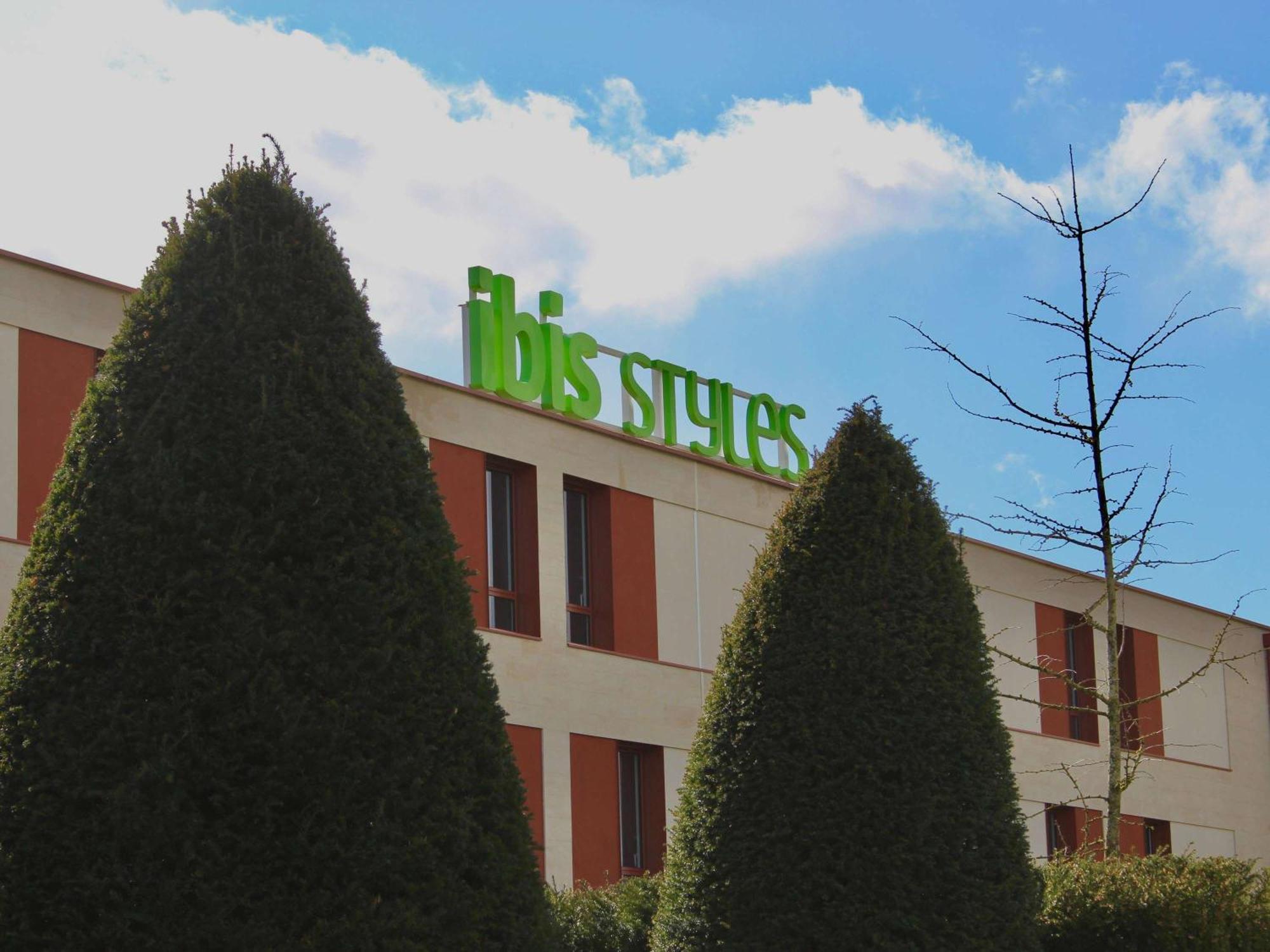 Ibis Styles Dijon Sud Domaine De Beauregard 21600 Longvic Hotel Екстериор снимка